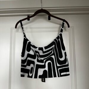Stylish Black and White Women's Crop Top (Part of set)